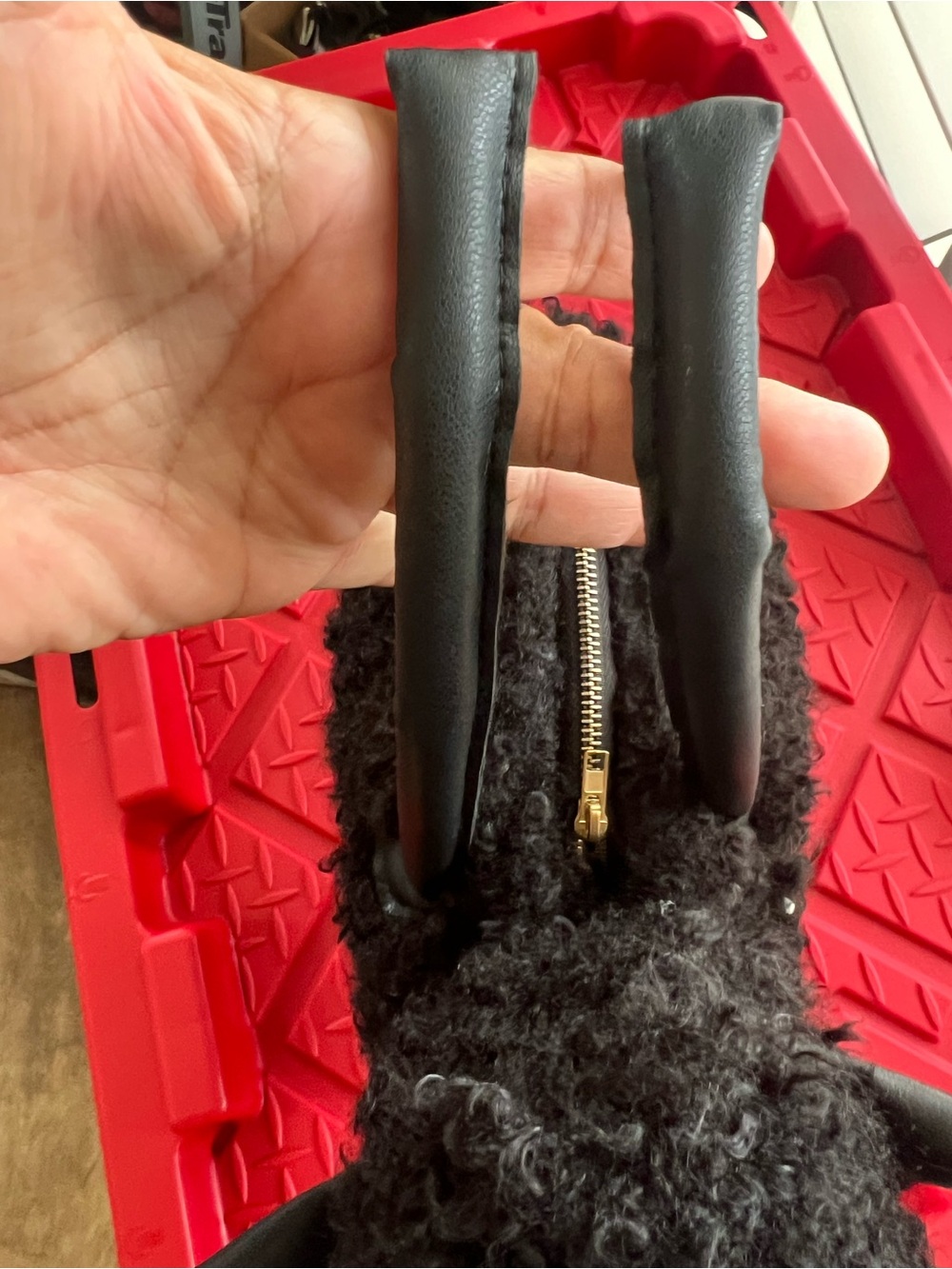 Black Shearling Sheep Bag NWT - Picture 4 of 7